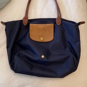 Medium size navy long champ le pliage tote